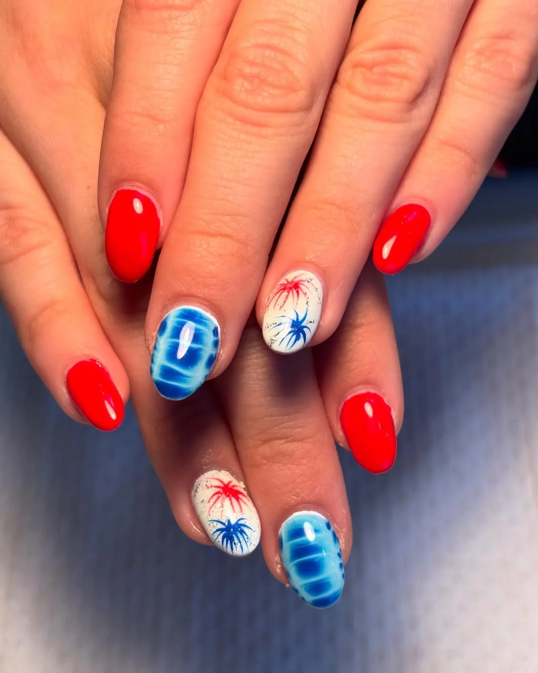 usa nails 2026 Fireworks And Ocean Waves In Patriotic Colors